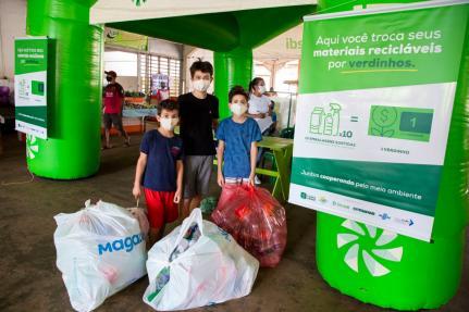 meninos-mobilizam-vizinhos-em-projeto-para-coleta-de-material-reciclado-em-mt